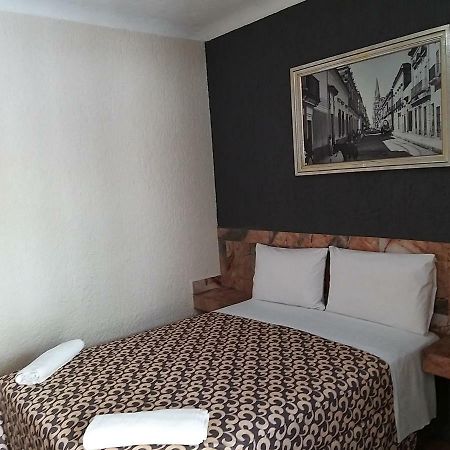 Hotel Aguila Guadalajara Bagian luar foto
